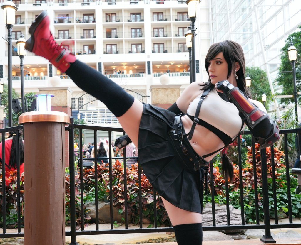 jessblazecos's tweet photo. RT if you'd let Tifa do this to your face https://t.co/g7Q6jKeKtI