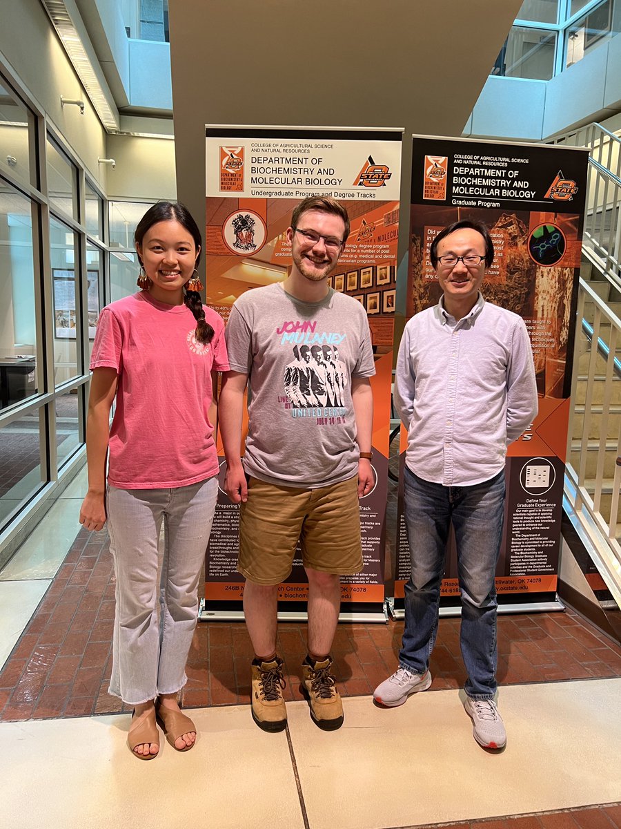 Flymanhuishan's tweet photo. Our very own incredible undergrad made in Feng lab @FengFen09193644 , Aidan Moore who is heading off to grad school, is leaving us today, thanks for all his hard work that made to our experiments! @Davidzz46648607 @KangpingLee @chinnimunni_13 https://t.co/YNMJowX4Bt