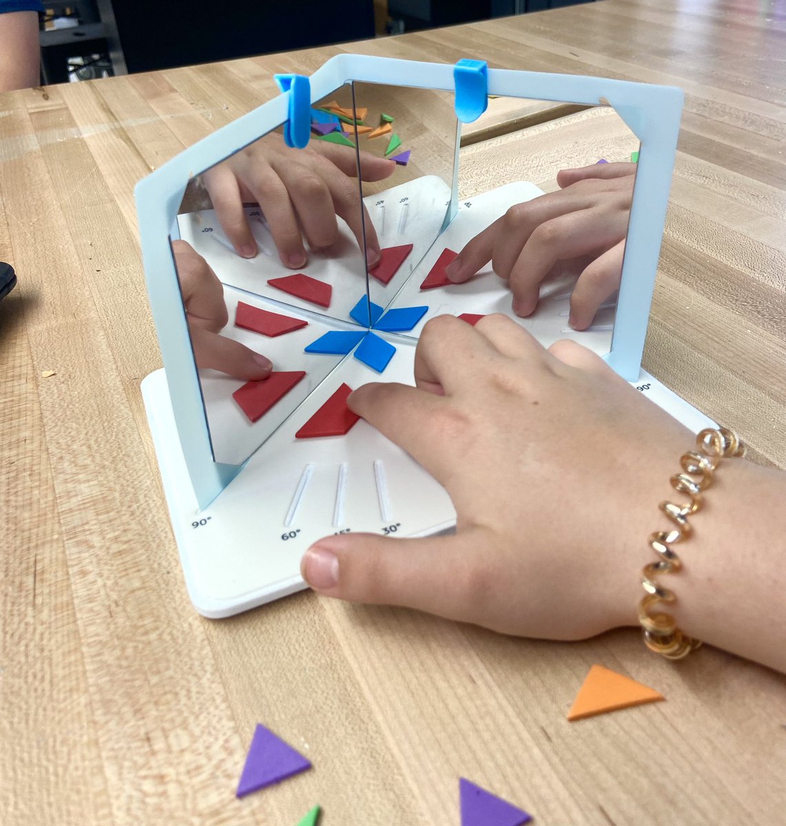 kimicarr's tweet photo. 5th graders @AntrimSchool make observations to construct an evidence-based account of how an object made of a small set of pieces can be disassembled and made into a new object. @ptbeachsuper @StecchiniM #smArt #reflections @kiwico_inc #radialpatterns #kaleidoscopes @antrim_pto🤩 https://t.co/x0GyhdNUAl
