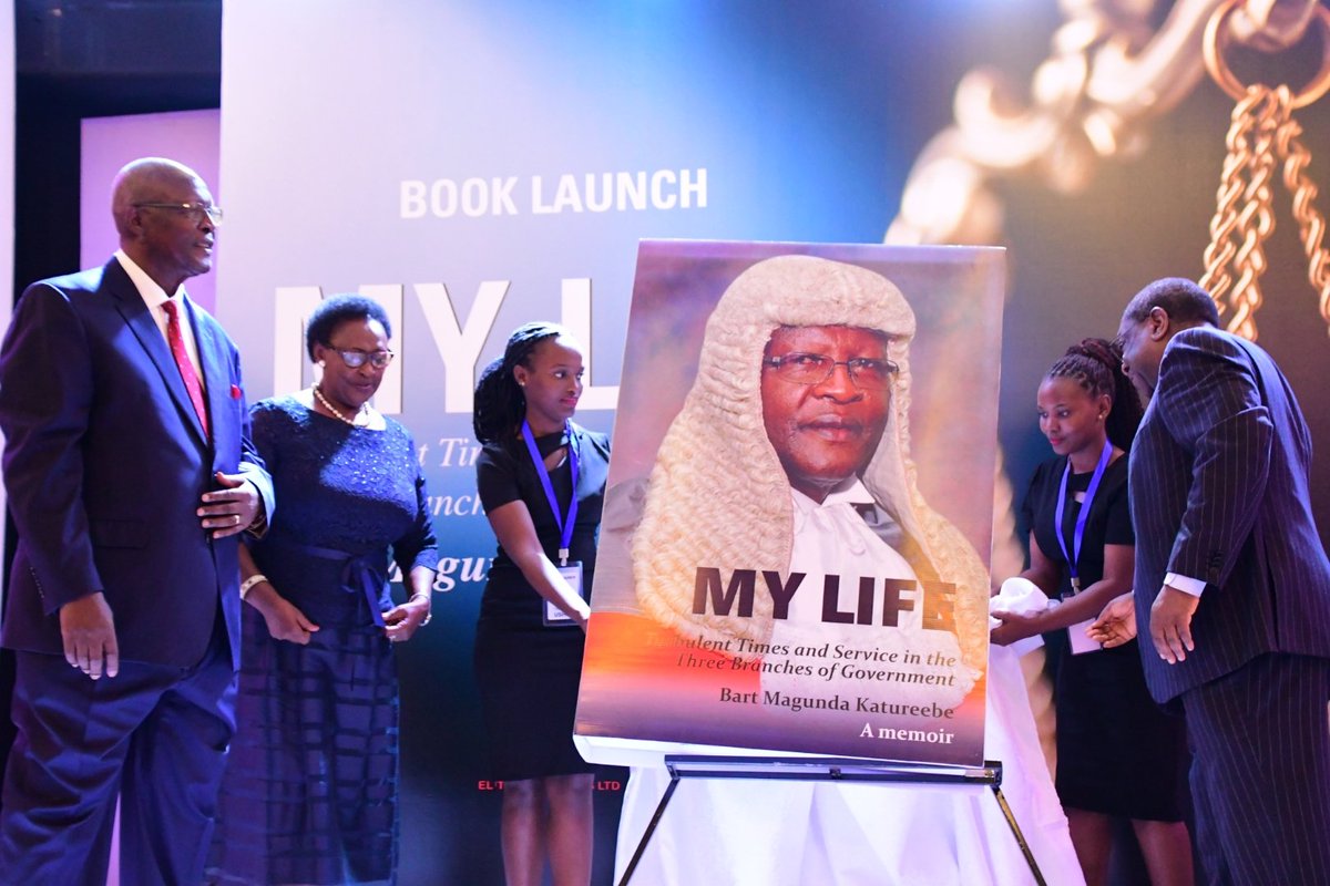 Thomas_Tayebwa's tweet image. I joined the Former Chief Justice of Uganda, Hon. Bart Magunda Katureebe at the historic launch of his memoir: “MY LIFE" yesterday. The book is an exceptional piece of work in the context of rule of law and focuses on "Turbulent Times and Service in the Three Branches of