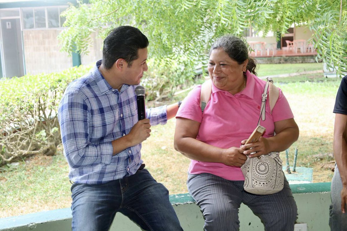 davidvaldezj's tweet photo. Jueves en el oriente del estado con los #AsistentesDelPueblo de #Tizimín, #RioLagartos, #SanFelipe, #Panaba #Sucila #Espita y #Calotmul para platicar de los avances y resultados que se están generando y del trabajo en equipo que seguiremos realizando para continuar cumpliendo con la encomienda del Gobernador @MauVila 

Es importante escuchar e informar a las y los ciudadanos, pero igual de importante es conocer los comentarios y aportaciones de quienes están recorriendo día a día las colonias y comisarías para seguir #JuntosTransformandoYucatán