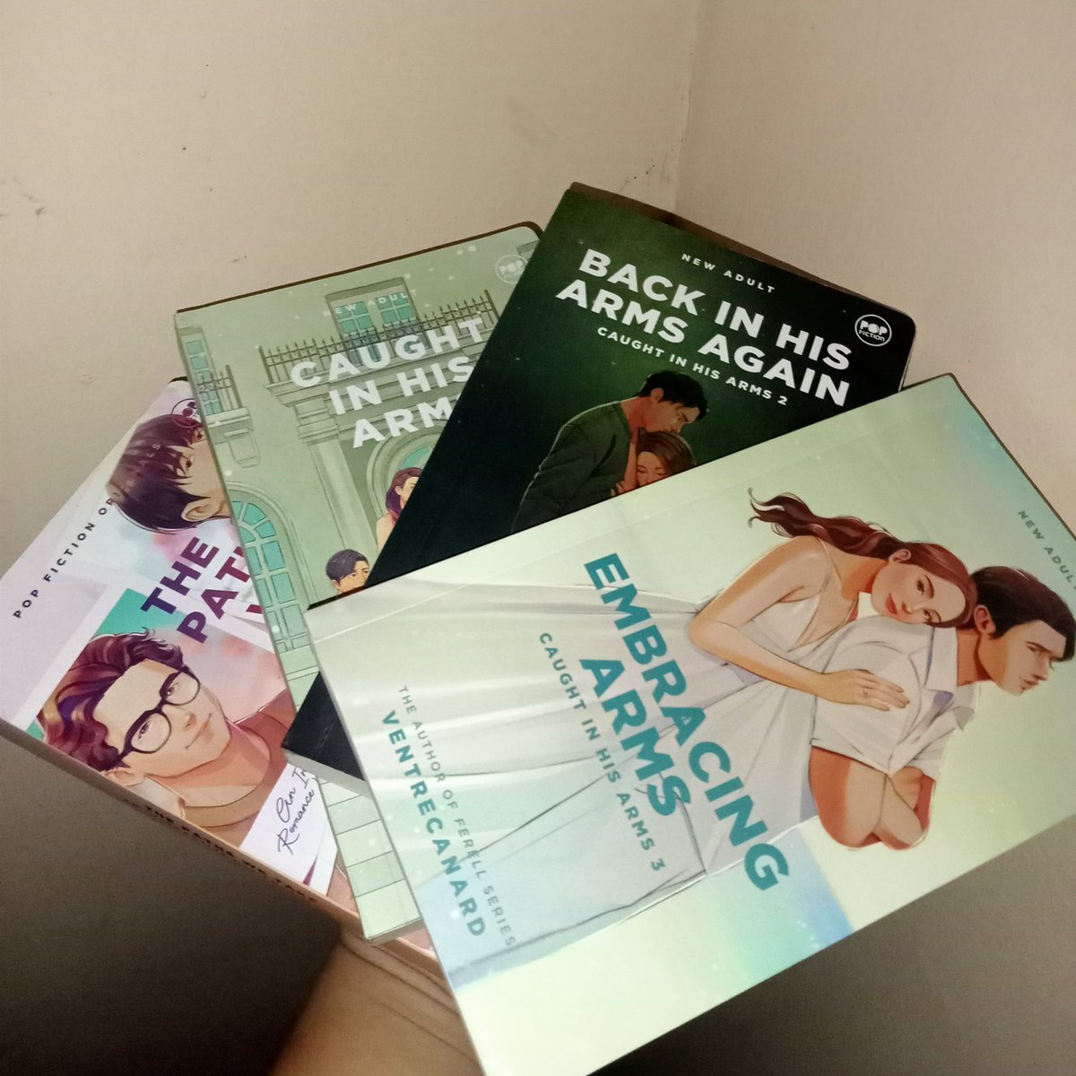 mjyannah's tweet photo. 4/4 books ✨

complete ko na arms trilogyyyy @VentreCanard_Wp ang ganda ng covers 🥰 https://t.co/qAziERbPIS