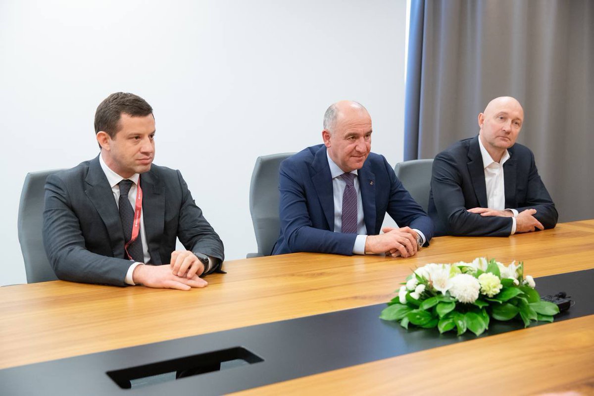 mwmidru's tweet photo. ⚡️ Карачаево-Черкесская Республика и Южная Осетия договорились о сотрудничестве в различных отраслях экономики, культуре, образовании и туризме.

На площадке Первой Кавказской инвестиционной выставки состоялась встреча Главы КЧР Р.Темрезова с Президентом Южной Осетии А.Гаглоевым. https://t.co/9qbfAlNuXO