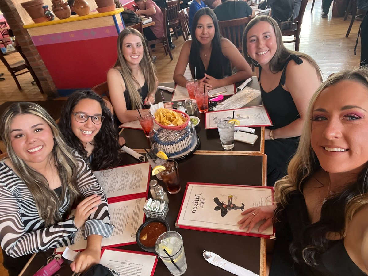 WNMUGolf's tweet photo. The ladies making @LexieKlemke's birthday her best one yet! Have fun! https://t.co/bVdoL7oq9h
