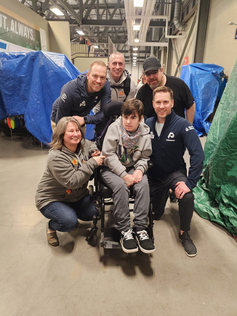 saskryan's tweet photo. #CheeringRylan is taking it in stride, but my hands are shaking a bit.

The usher just came over and quietly said @TeamGushue wanted to meet him! 

We will definitely be getting tickets to cheer at the '24 Brier. https://t.co/6xPbx9HVi0