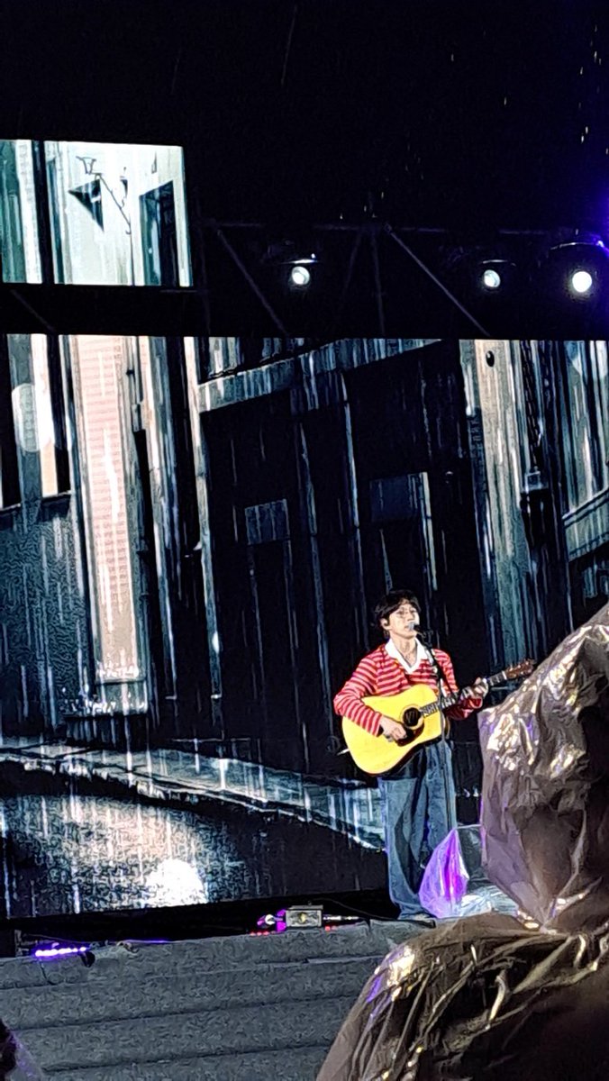 function_of_luv's tweet photo. 오랜만에 글 쓰는게 그냥 살아있다는 글임( 타 연예인 나옴)

이번에 지역 축제하면서 왔던 연예인 중에 아이돌 그룹이랑 10센치님...ㅠㅠ!
트렌드지라는 분들과 권정열님인데 특히 이 두분을 더 잘 봤다.
트렌드지라는 분들 보면서 관중석에서는 학생 팬분들이 간혹 보였는데 왠지 우리 애들 옛날을 https://t.co/BQKwv1pjtM