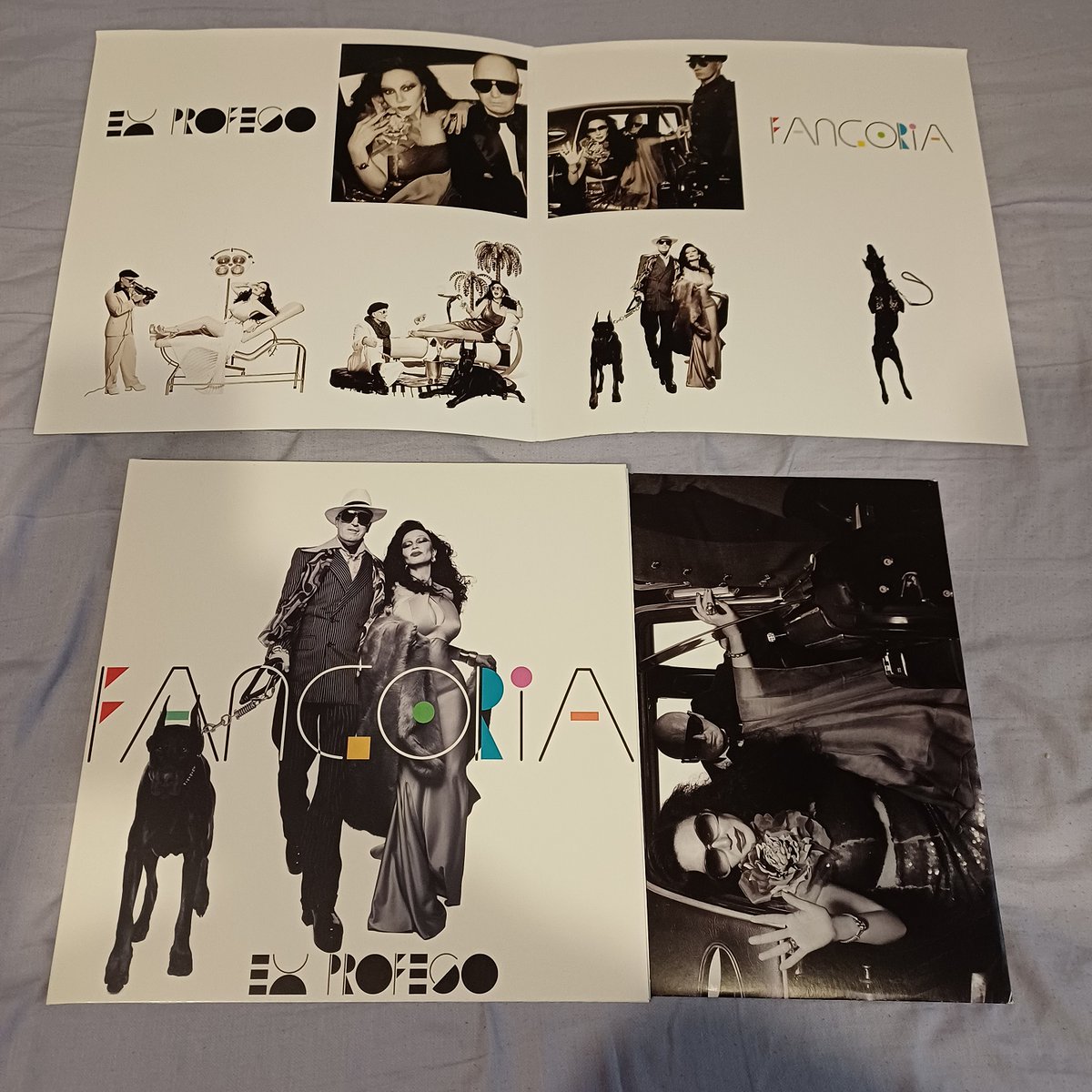 AlbertoFangoria's tweet photo. #fangoria #exprofeso
Carpeta promocional
- EP 12" gatefold + libreto + CD
- Lámina exclusiva firmada
- Lámina exclusiva sin firmar
- Lámina exclusiva sin firmar "Fangoria"
- Lámina exclusiva firmada
- 2 láminas exclusivas pequeñas sin firmar
© Noviembre 2022 Warner https://t.co/bIzpnCOYko