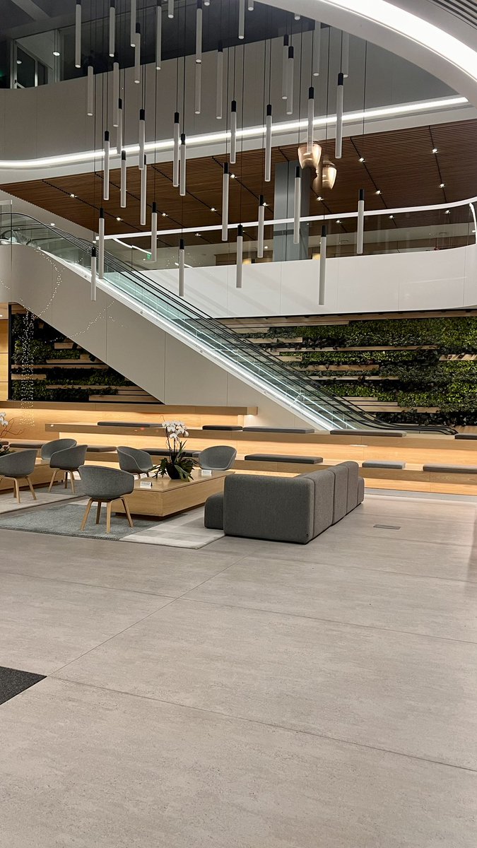 jojoyceharris's tweet photo. Living green walls make a big statement and purify the air, reduce the ambient temperature and creates a sense of well-being, especially for both the interior and exterior. #plantwalls #greenwalls #livingplantwalls #plants #green #portland #pdx https://t.co/X9pQMBTp1k