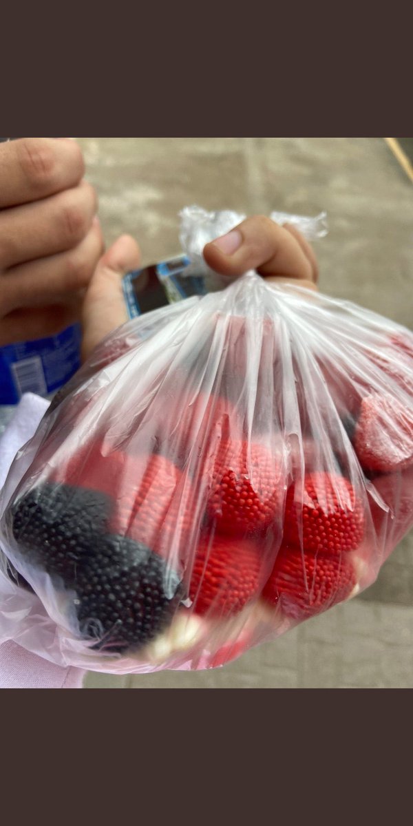 querés venir a comer moritas conmigo????👉🏻👈🏻