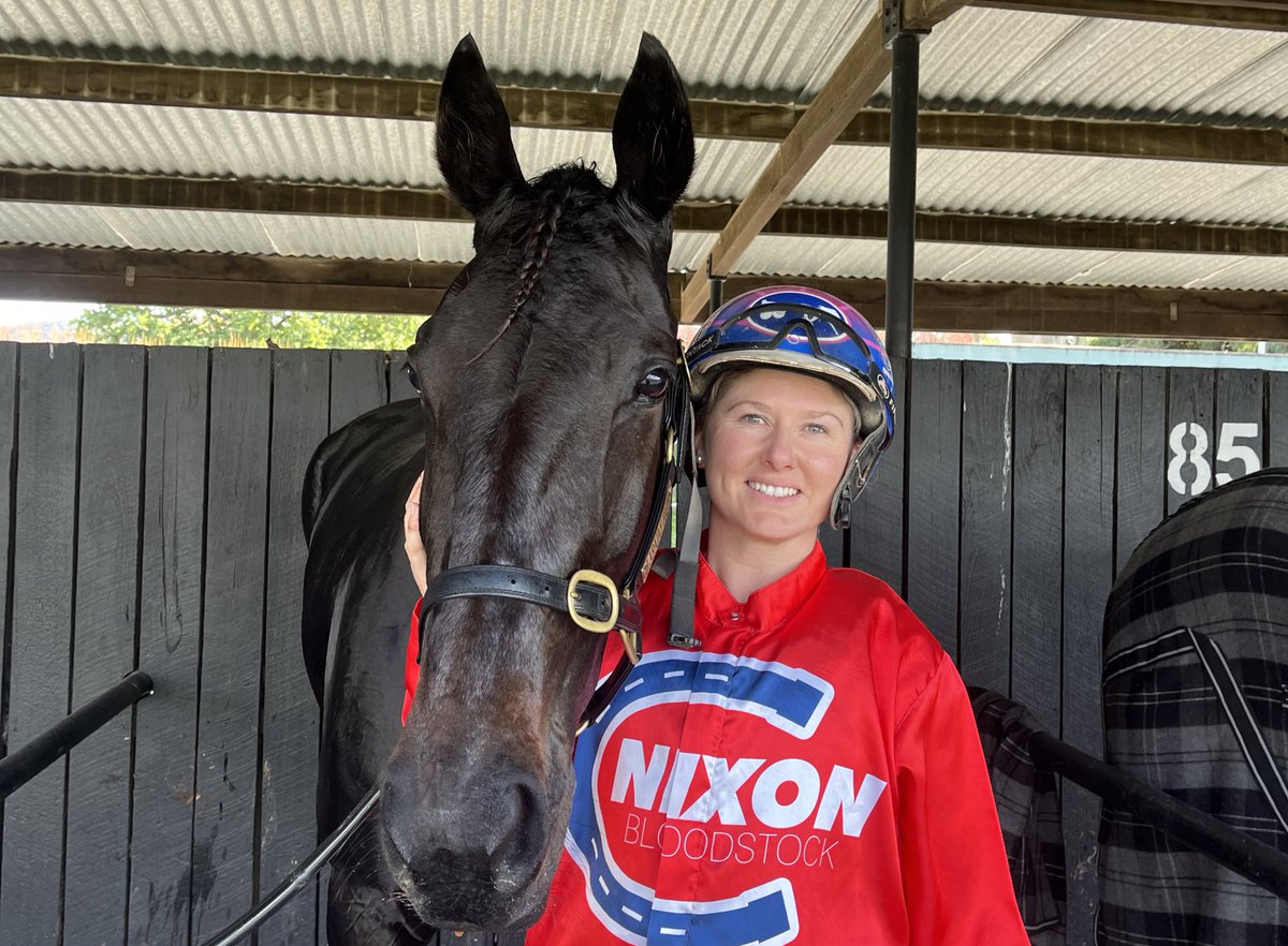 Larajay Farm tweet media