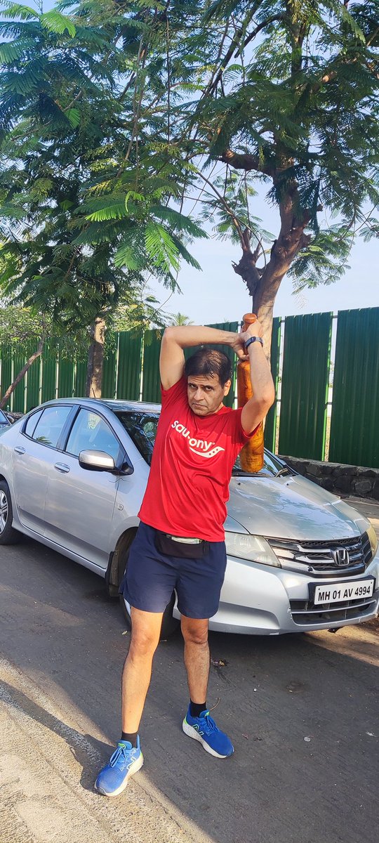 sandeepvarma15's tweet photo. 5 days of the 5th month of 2023, each day starting with some steps / activity to maintain good health, be in touch with Mother Nature, with a bit of Mudgar after this morning's #MAFrun.

#healthiswealth #healthylifestyle #FridayMotivation https://t.co/URuj25O4Xa