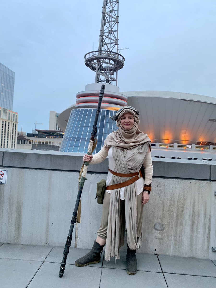 TheMeeraReed's tweet photo. #MayThe4thBeWithYou Fun night trooping #StarWars trivia downtown followed by droid drinks at @ChopperTiki 🍹 https://t.co/MyduECXjxs