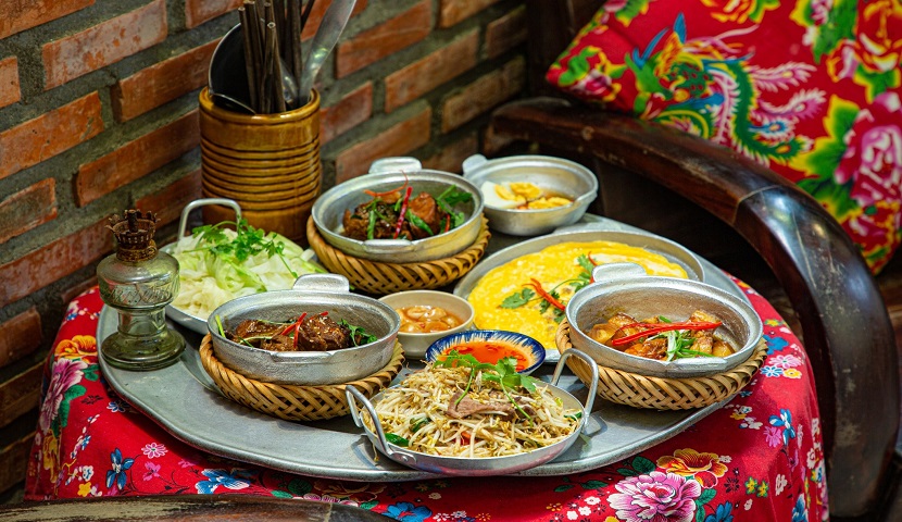 Best Restaurants in Da Nang
Da Nang, located in central Vietnam, is known for its beautiful beaches  and rich cultural heritage, but it is also a foodie's paradise...
izitour.com/en/blog/best-r…
#tour #tours #privatetour #customized #travel #travelblog #luxurytour #travelbloger