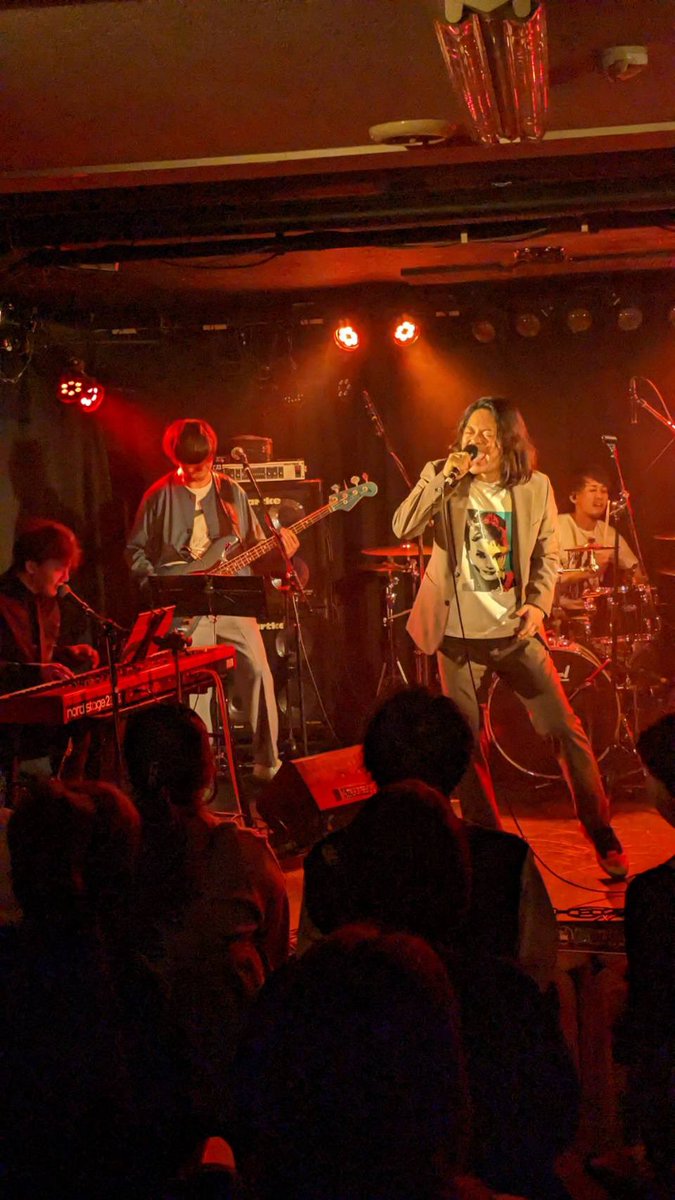 eNproject2's tweet photo. 昨日のナナシノテンポのイベント「ナナシノオンガクカイ ~BPM111~」めちゃくちゃ楽しみました♫
一年ぶりのeN Bandライブ、とっても気持ち良かったです！
会場や配信で参加してくれたみなさん、共演したみなさん、ライブハウススタッフのみなさん、ありがとうございました。
また音楽しましょう^ ^ https://t.co/kprNmsqXqh
