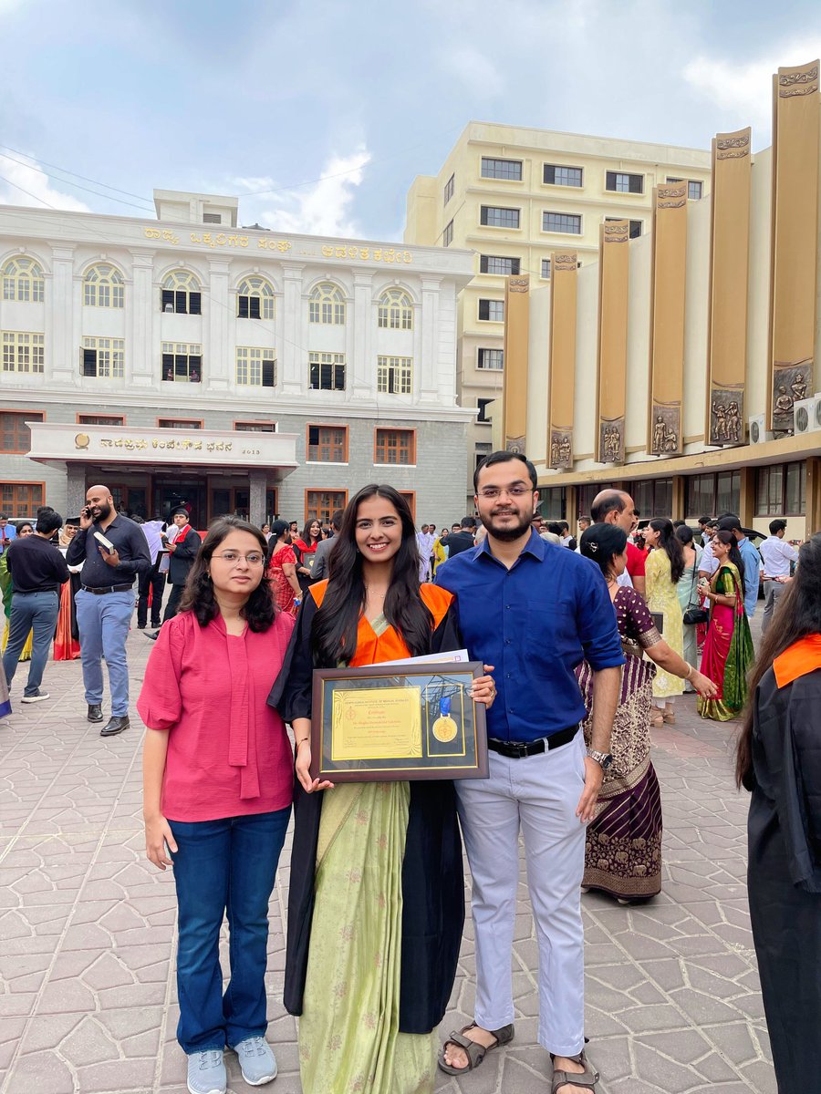 I mean, Finally!!!
Another feather in the cap!🔬 
#MDpathology #Convocation
#Pathology #PathTwitter #Pathresidents #postgraduation 
Blessed, grateful and thankful to parents and family!☺️ @vithalani_vivek