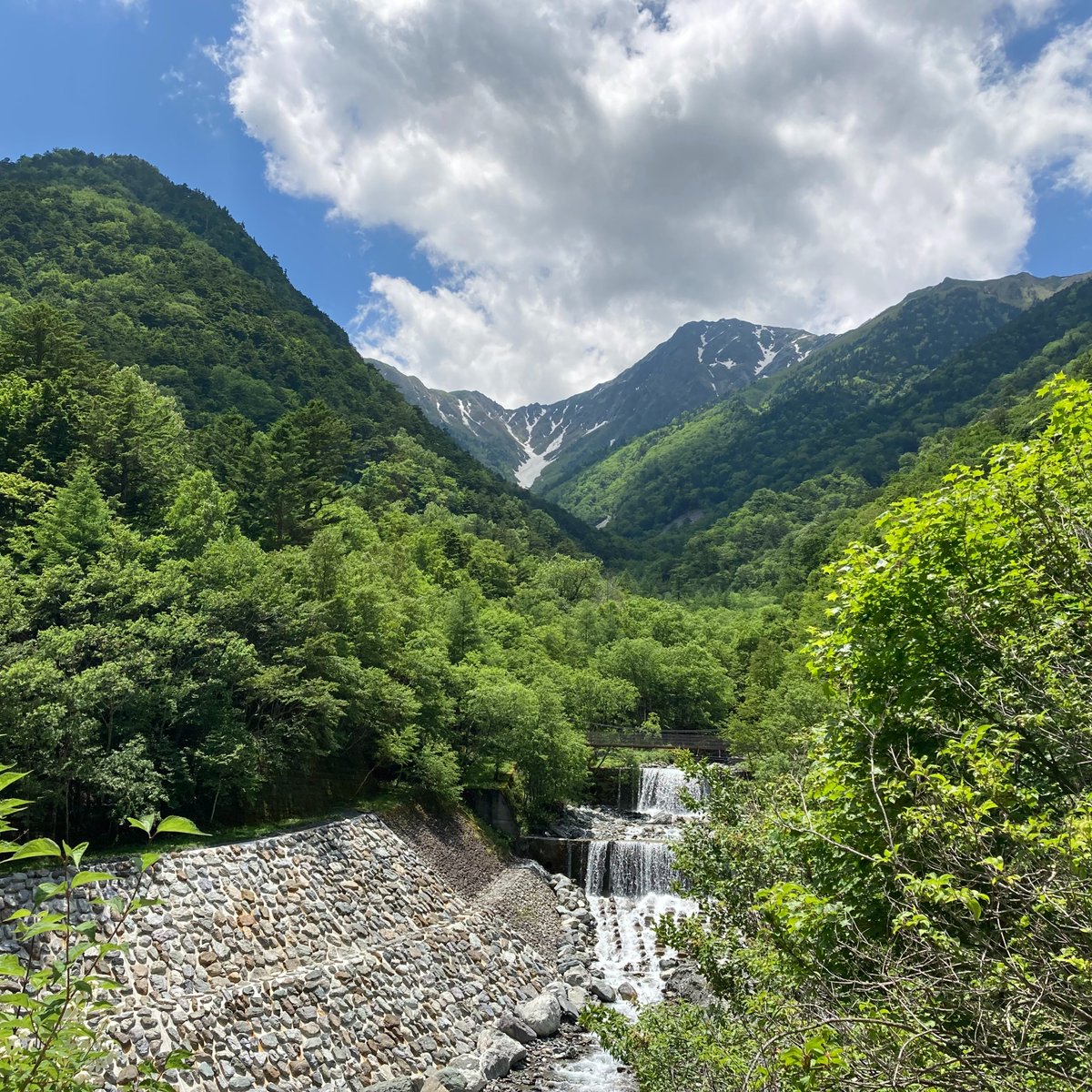 minamialps_gate's tweet photo. 完全プライベートで大自然をゆったり満喫しませんか？
国内第2位の高峰、北岳への登山口「広河原」の大自然と雄大な歴史ストーリーを「語り部ガイド」がご案内するツアーです。1日1組様限定、完全プライベートでのんびりゆったりと広河原の魅力を満喫できます。 https://t.co/hSxy67YMGS