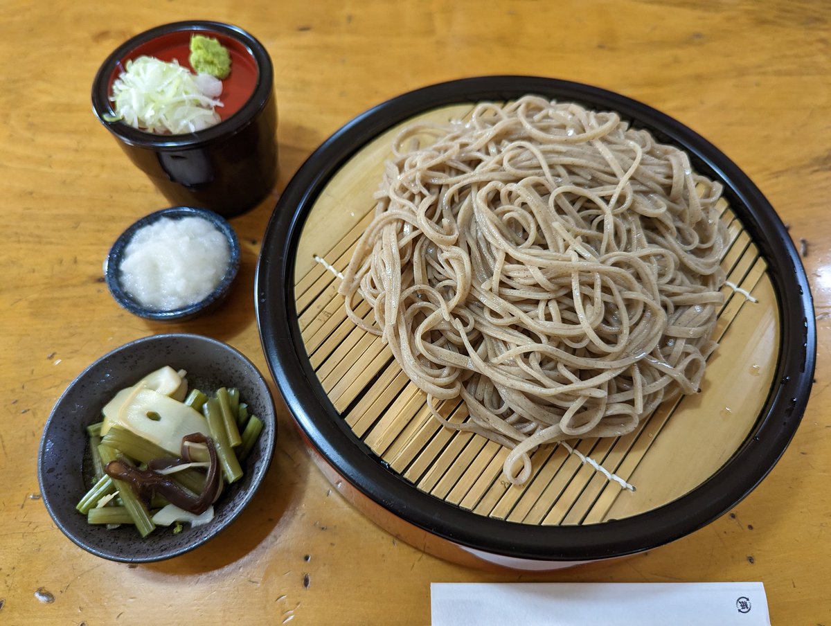 google_fun's tweet image. #今日の昼飯　#TodayLunch
#Pixel6 #食テロ
#超絶ウルトラスペシャルランチ
本日は質素にざるを頂きます。
蕎麦、美味しゅうございました。
大根おろしと山菜をトッピング。

(≧∇≦)b　マユ〜ッ❢