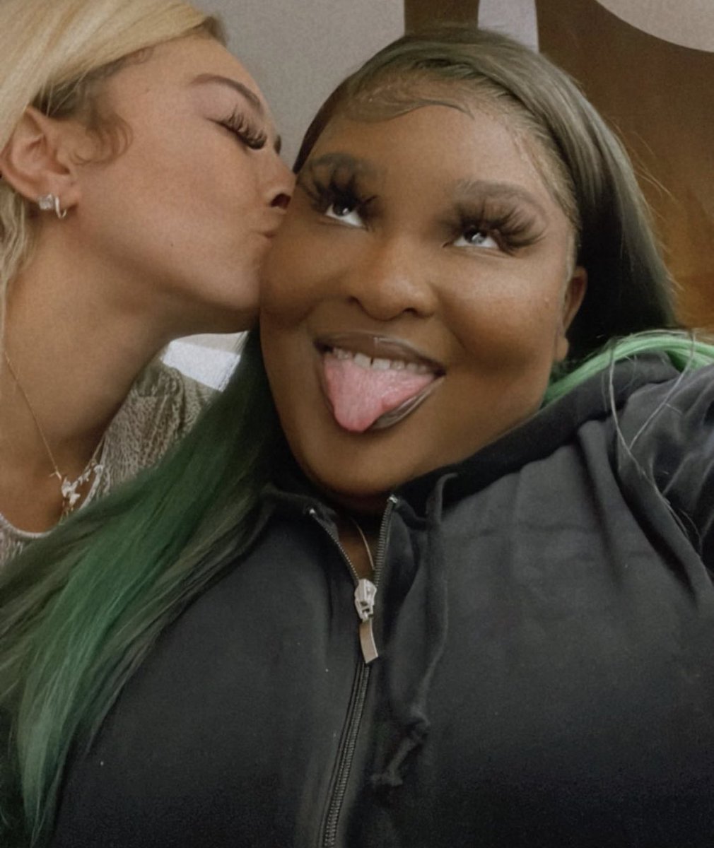 BaddiesReality's tweet photo. Love how Rollie and Scotty became friends 🫶🥹 https://t.co/hjTuYXAh5Z