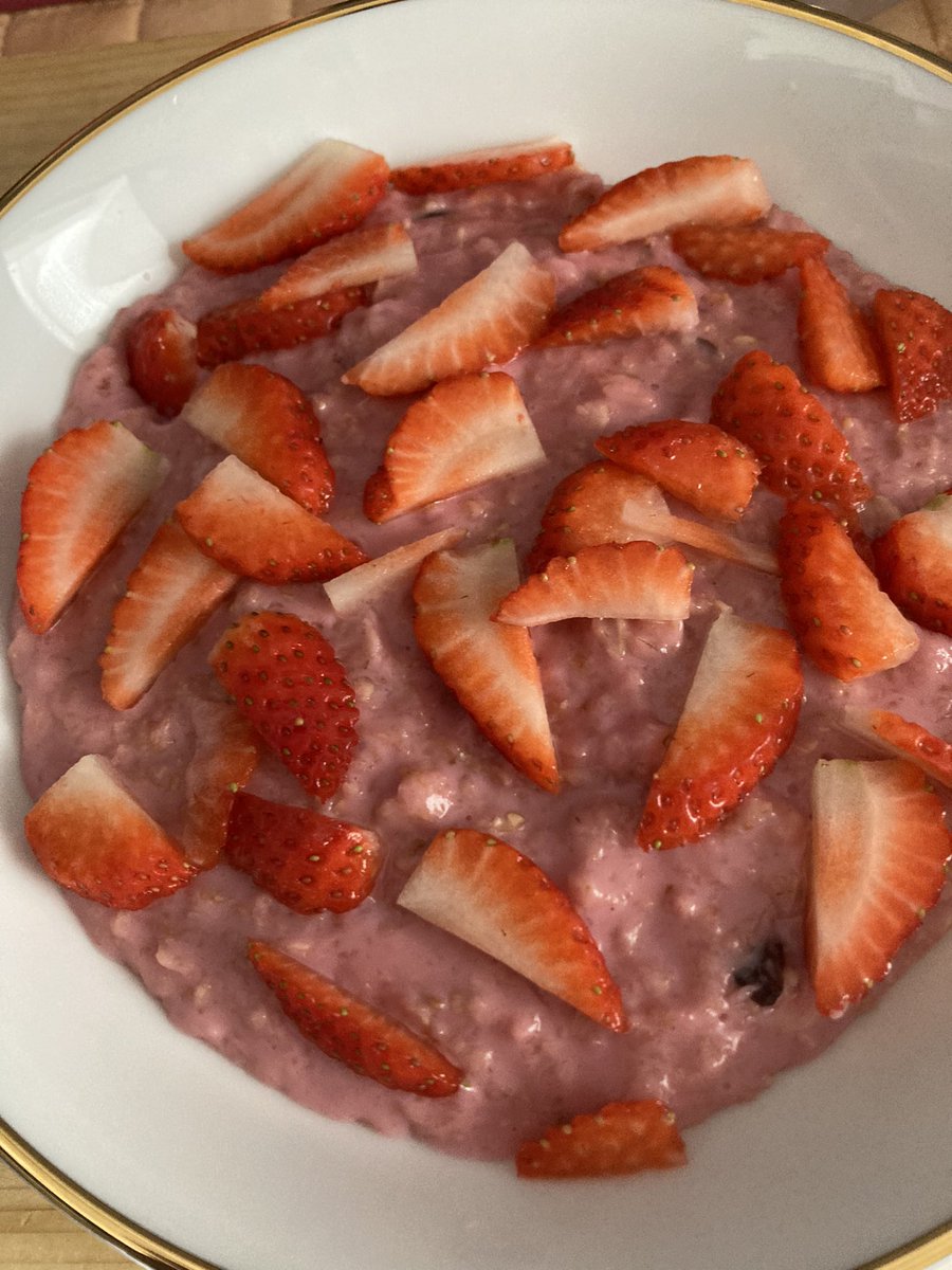 TomesReader's tweet image. Faluda Strawberry Oats #Oatnotes #Oatgloats