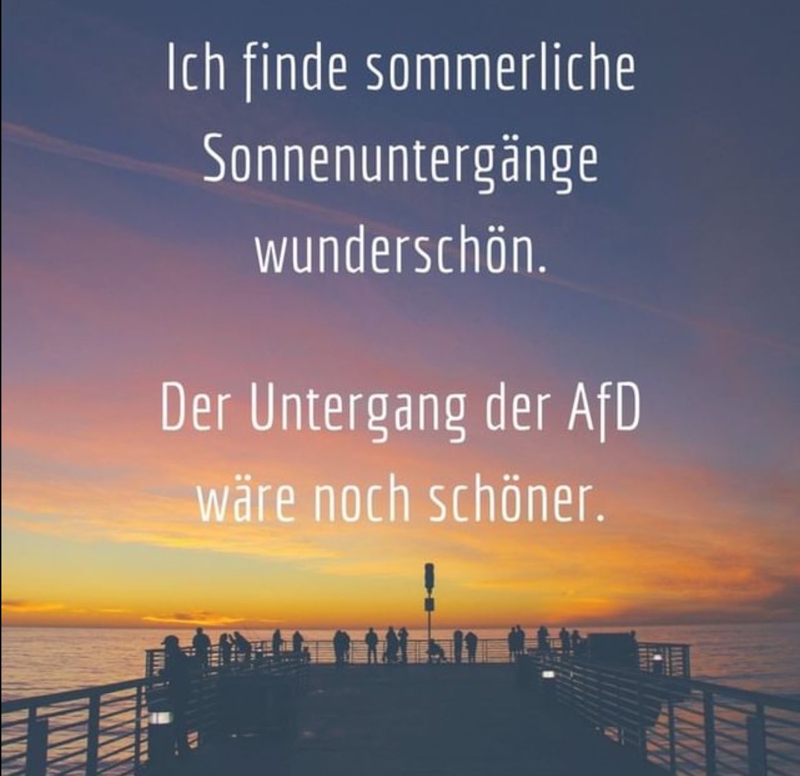 Jeden Tag daran erinnern...

dass die #afd keine demokratische Partei, sondern eine faschistische, unsoziale, frauenfeindliche, homofeindliche und rassistische Vereinigung von Rechtsextremist*innen ist, die vom Verfassungsschutz beobachtet wird. 

gemopst von <a href="/lupus_woelfin/">Lupine</a>