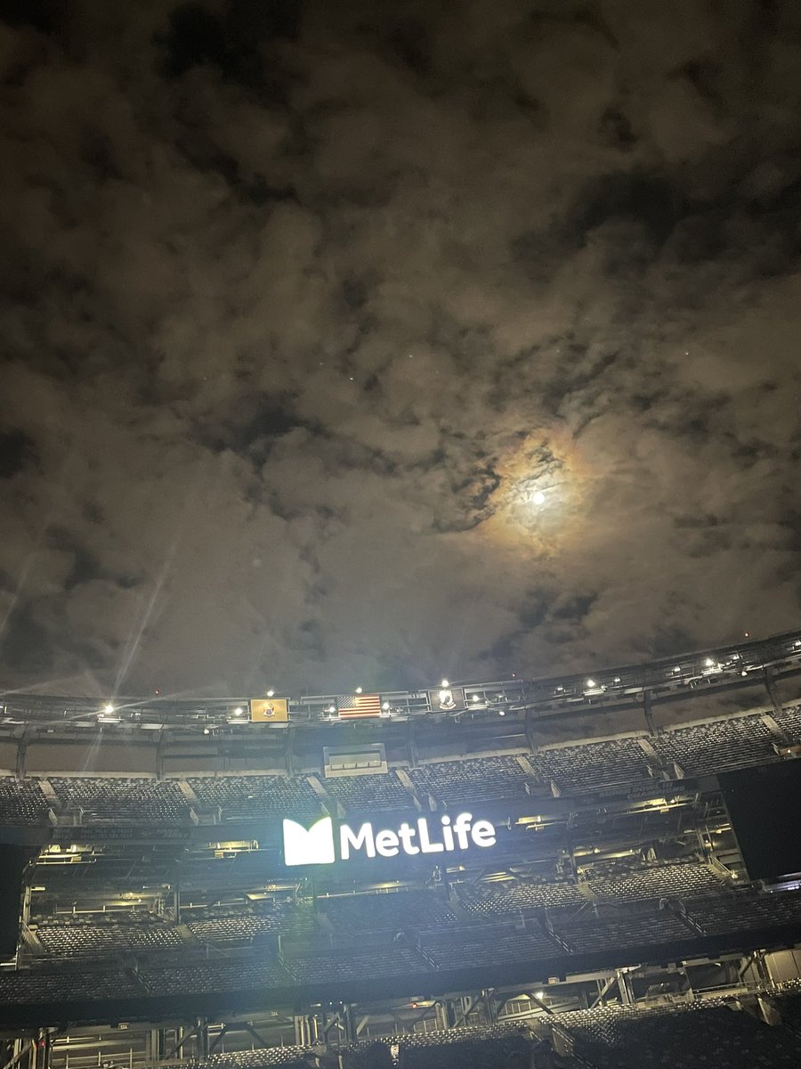 Goodnight from MetLife 😘😘 sleeping on the 50 yard line tonight. Thank you to everyone who donated! 💙💙 this has been a wild experience but amazing 🤩 #NYGiants #nyg #togetherblue #wearebettertogether