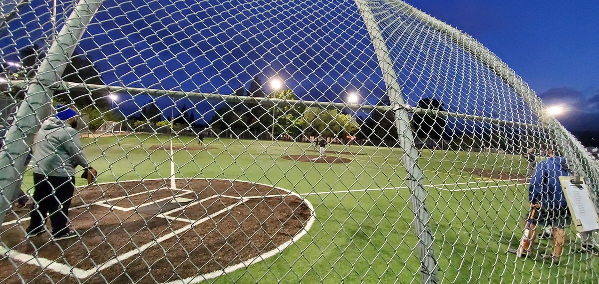 GlassHalfFullSB's tweet photo. It's softball Ray... https://t.co/Gi1PjvI0Ia
