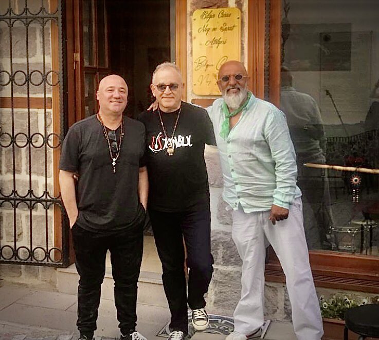 burcinbuke's tweet photo. Beyoğlu Aşıkları, Lovers İn Beyoğlu https://t.co/qHswNVAlWZ @YouTube aracılığıyla Günaydın @kanunitahir @neyzenbilgin #taninitrio https://t.co/GdKStpNZZa