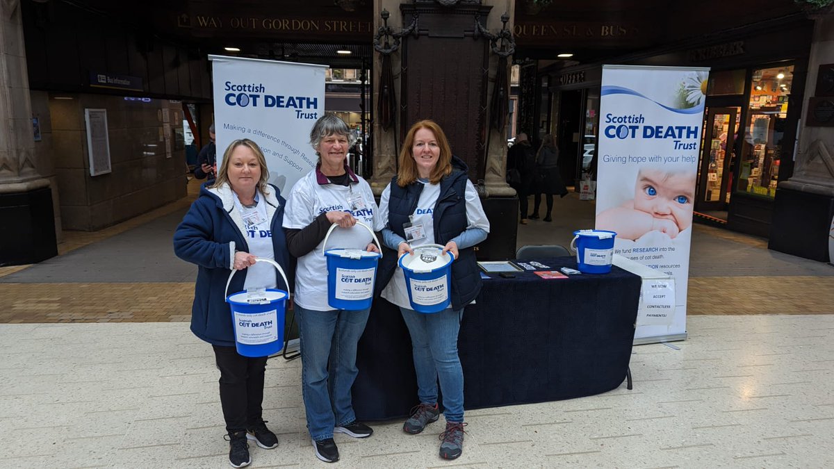 #FundraisingFriday 

Please keep an eye out for our #volunteers at #Glasgow Central Station bucket collection today! 🪣🪙 

It's been a busy day so far with people travelling during the #Coronation weekend. 👑 

Come and say hello to hear more about the Trust's work! 💙💜