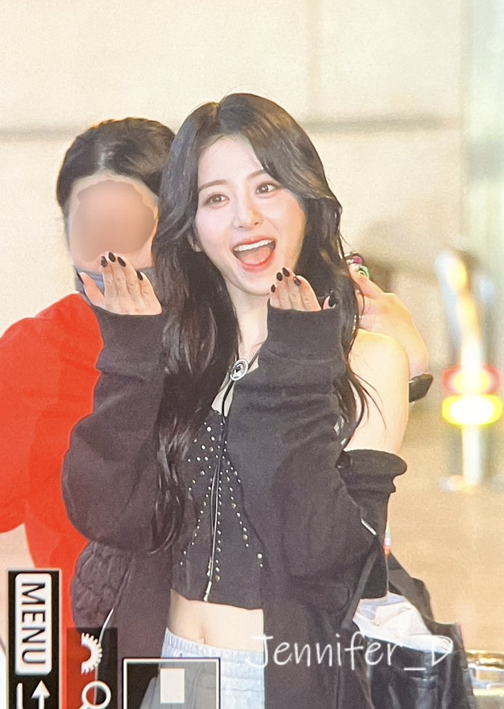 HER SMILE OMG