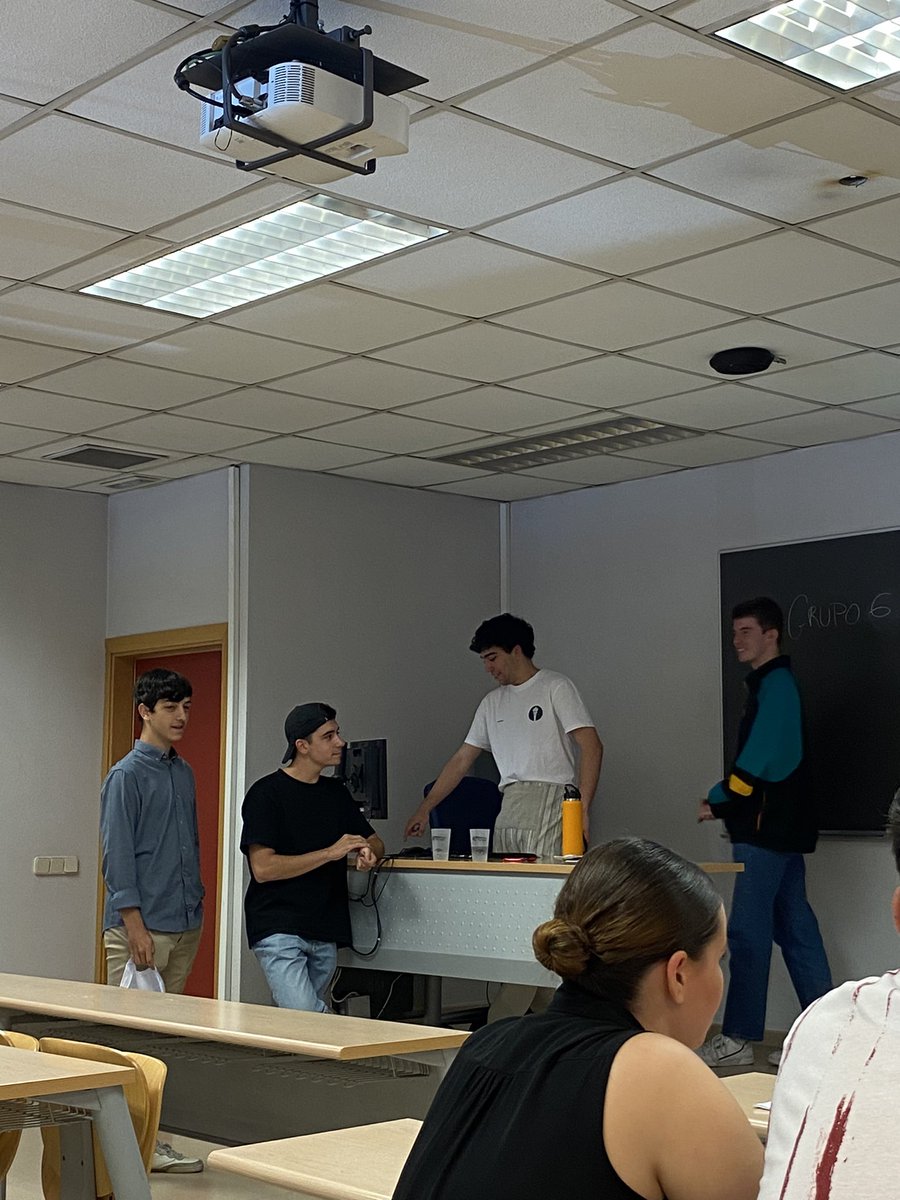 martaaggm's tweet photo. este grupo nunca defrauda #UCMTecnologia https://t.co/F5e2gJ8sgJ