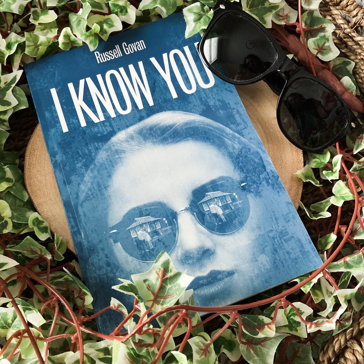 elementarybooks's tweet photo. Today is my stop on the book tour for I Know You by @RussellGovan! Read my review of this time travelling romance on my blog 🕰️

(Gifted review copy)
#bookreview #booktour 

https://t.co/XQ6xJndgo8 https://t.co/x2ofL1t84R