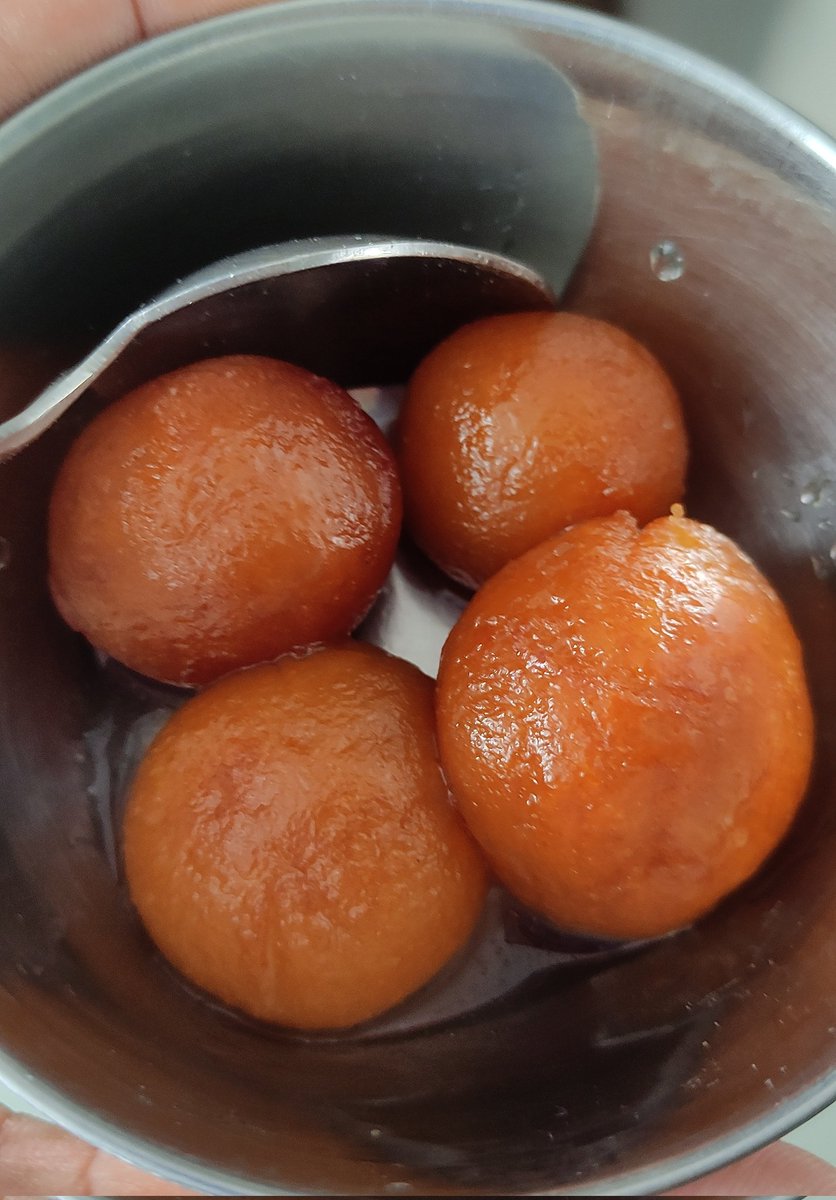 introvertkinda's tweet photo. QT with your favourite dessert 🫶

#DessertTwitter 🤤 https://t.co/MUNMV6ql6Q