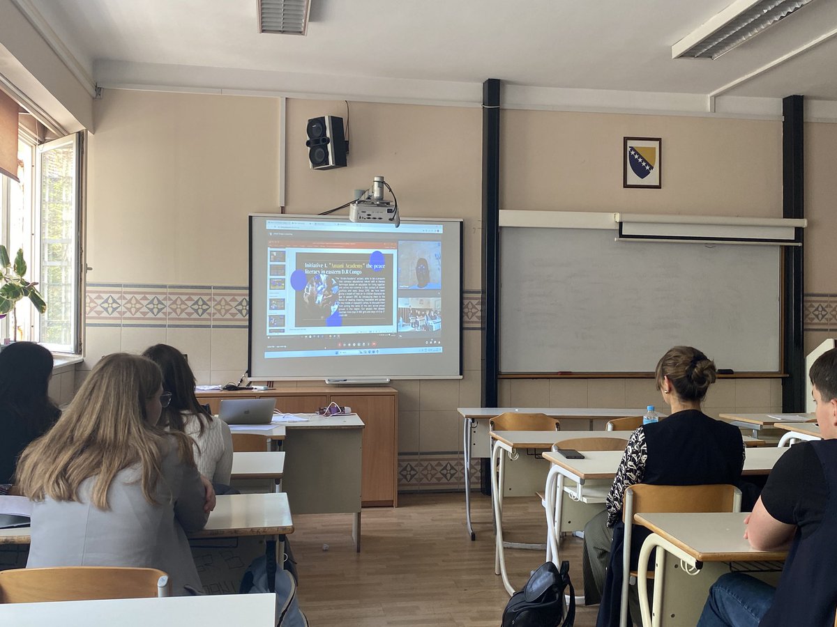 RamizBakhtiar's tweet photo. Peace activist @josephtsongo14 from Democratic Republic of Congo speaking to students in Bosnia 🇧🇦about his peacebuilding mission in DRC. @peace_schools #youth4peace. https://t.co/XbKZPHo3hl