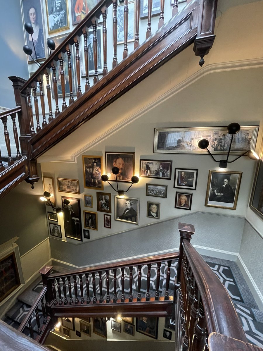 GregorStaunton's tweet photo. Quick visit to Edinburgh, before heading to the West! Fab stay at @hotelindigo absolutely obsessed with the decor surrounding the staircase @IHGOneRewards #ExperienceIHG https://t.co/9DeLt85pg0