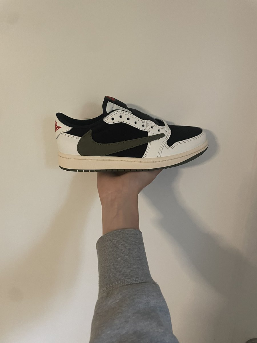 sneakerc tweet media