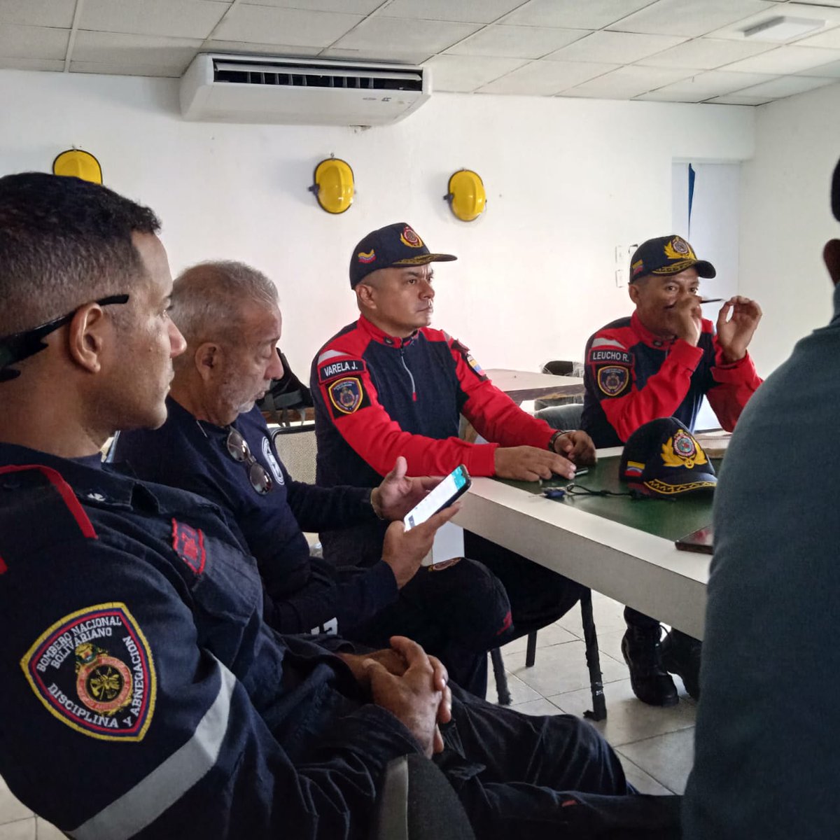#04May | Se realizó reunión con el personal de la Coordinación de Rescate, Estando presente 15 funcionarios de la división de Rescate Anzoátegui, dónde se trataron, varios puntos entre ellos la legalización de la División de Rescate de Bomberos del Estado Anzoátegui.