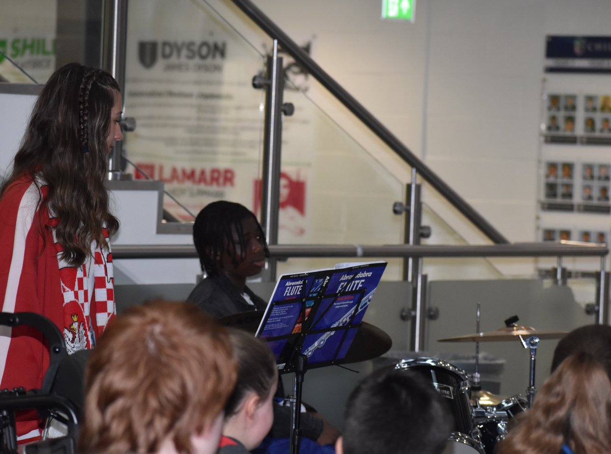 ChilternA's tweet photo. Our assemblies this morning were focused on 'diversity'. Each assembly had pupils and staff representing their cultures. It was amazing to see some pupils eager to show this by playing their instruments! https://t.co/ecNxYo8Zam