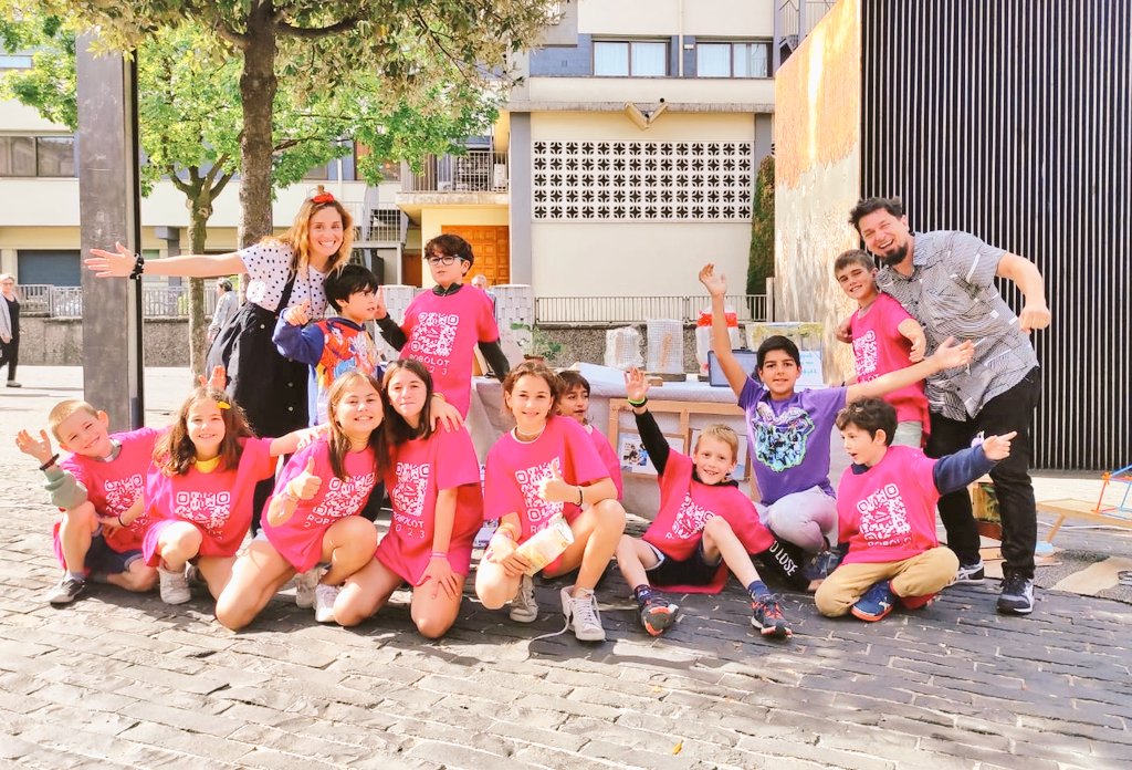 EAnglesola's tweet image. #TretDeSortida @ROBOLOT @cesirecat #ProjecteFAIG #JaSomAquí #FlipantCogombrets #MareMeuaQuinaGentada