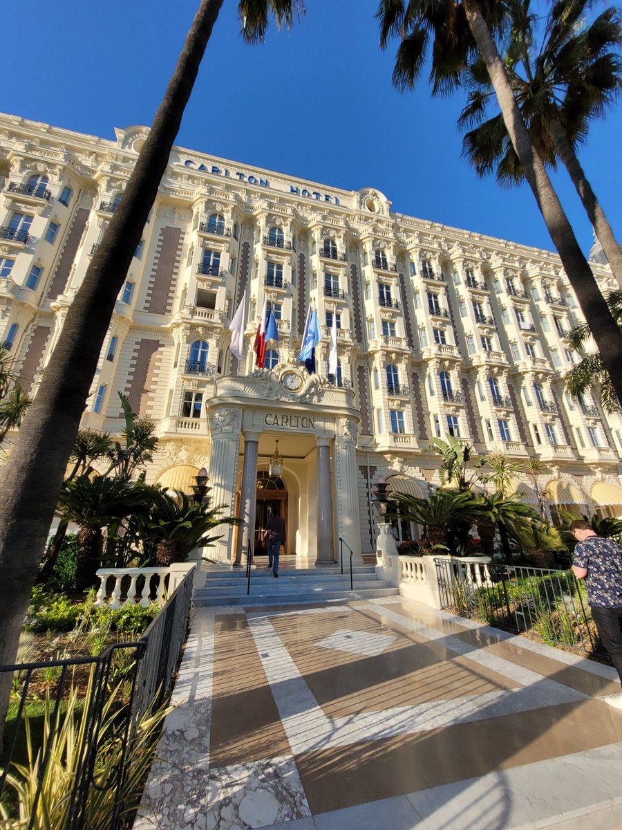 Incroyables transformations pour l'iconique <a href="/CarltonCannes/">CarltonCannes</a>. Tout à changé sauf l'émotion de ce lieux magique. Un évènement <a href="/VisitCotedazur/">Côte d'Azur France</a> qui aura permis de découvrir ce jardin intérieur unique qui se cache de la Croisette #CarltonCannes #CannesFrance #CotedAzurFrance