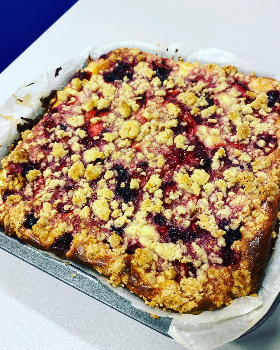 AdultEduIre's tweet photo. Flower Arranging and Baking photos from this term's classes at @DonahiesAdultEd and @adultedpcs https://t.co/yyXshNPstj