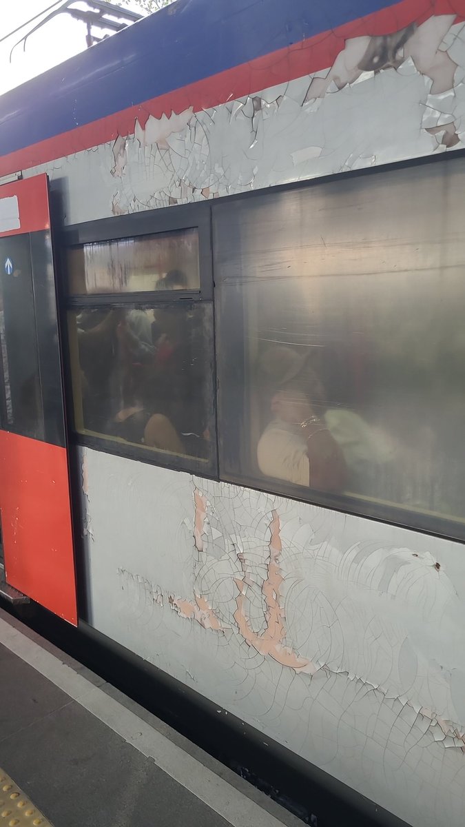 Trem "novinho" da linha safira, hein CPTM? #BDSP