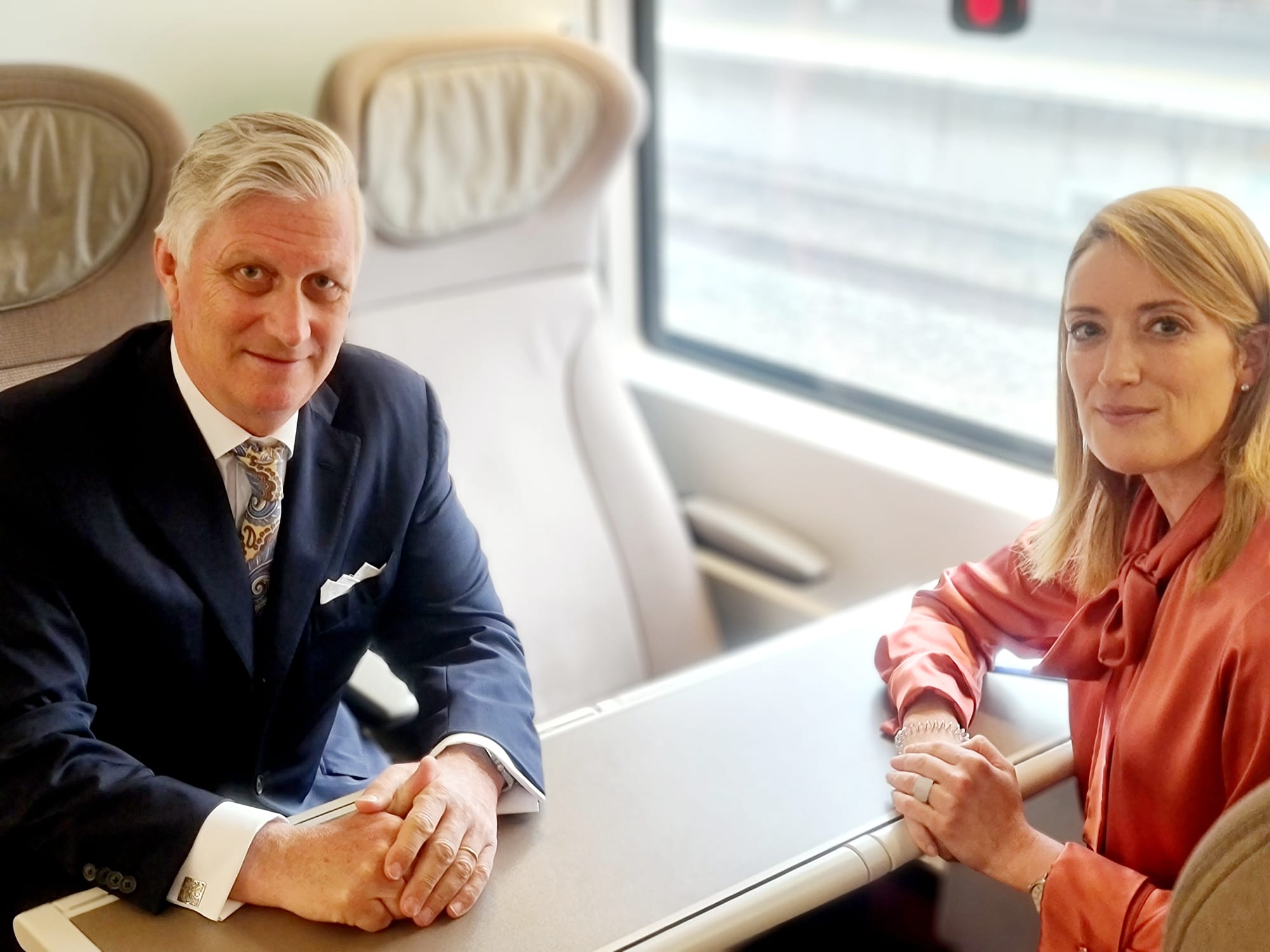 roberta-metsola-on-twitter-on-the-train-from-brussels-to-london-with