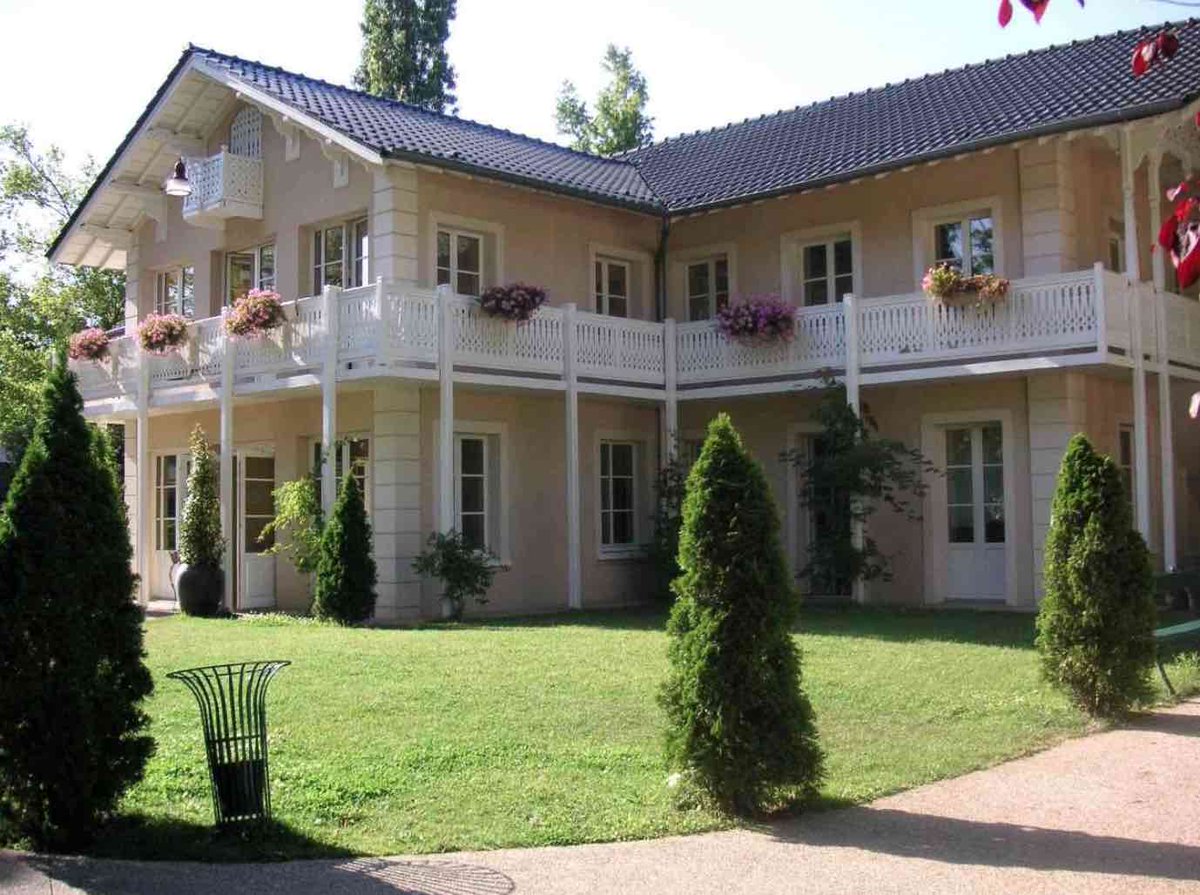 benoefr's tweet photo. La fameuse photo du #Vendredi !
Bientôt une nouvelle soirée au Chalet de la Porte Jaune !
C'est toujours un plaisir de travailler dans le cadre agréable du parc du Chalet aux beaux jours.

l'Equipe Be Noé
https://t.co/cKgeoWUBMB

#event #soiree #vert #paris https://t.co/vd7ZG3RaRO