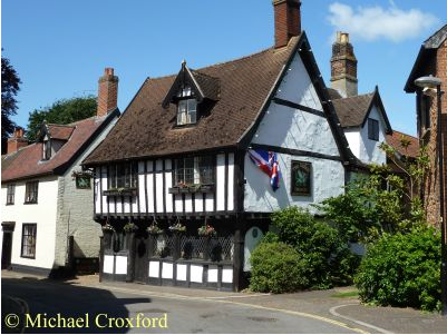 👏👏Great News: Green Dragon, Wymondham, Norfolk, which is located in a fifteenth century timber framed building, has reopened. 😀
👉See news: tinyurl.com/mrx7cmez
👉See entry:  pubheritage.camra.org.uk/pubs/105