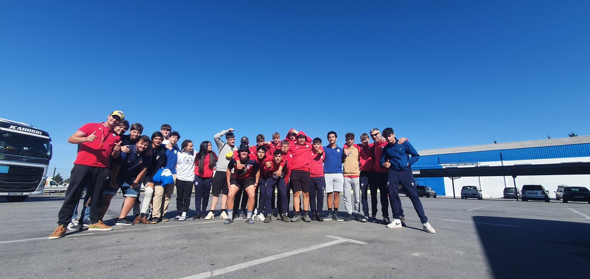 El combinado de leones de San Roque RC y Xerez esta de camino a Valladolid!!

Vamos M16!!