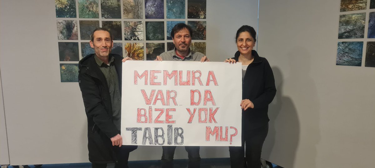 Sn <a href="/kilicdarogluk/">Kemal Kılıçdaroğlu</a> 575 Bin Belediye Şirket işçisi haklı olarak soruyor.

Neden bizim en düşük maaşımız asgari ücretin  2.5 katı olamıyor? 

#MemuraVardaBizeYokmu