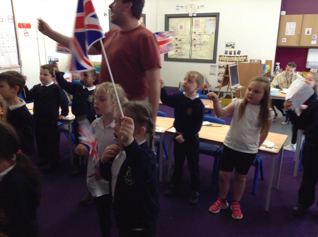 Celebrating the coronation in Y1 today with the children's university 🇬🇧 <a href="/AinthorpeSchool/">Ainthorpe</a> <a href="/childrensuni/">HEY Children's Uni</a> <a href="/BuckinghamofUK/">BuckinghamPalace</a> <a href="/RoyalFamily/">The Royal Family</a>
