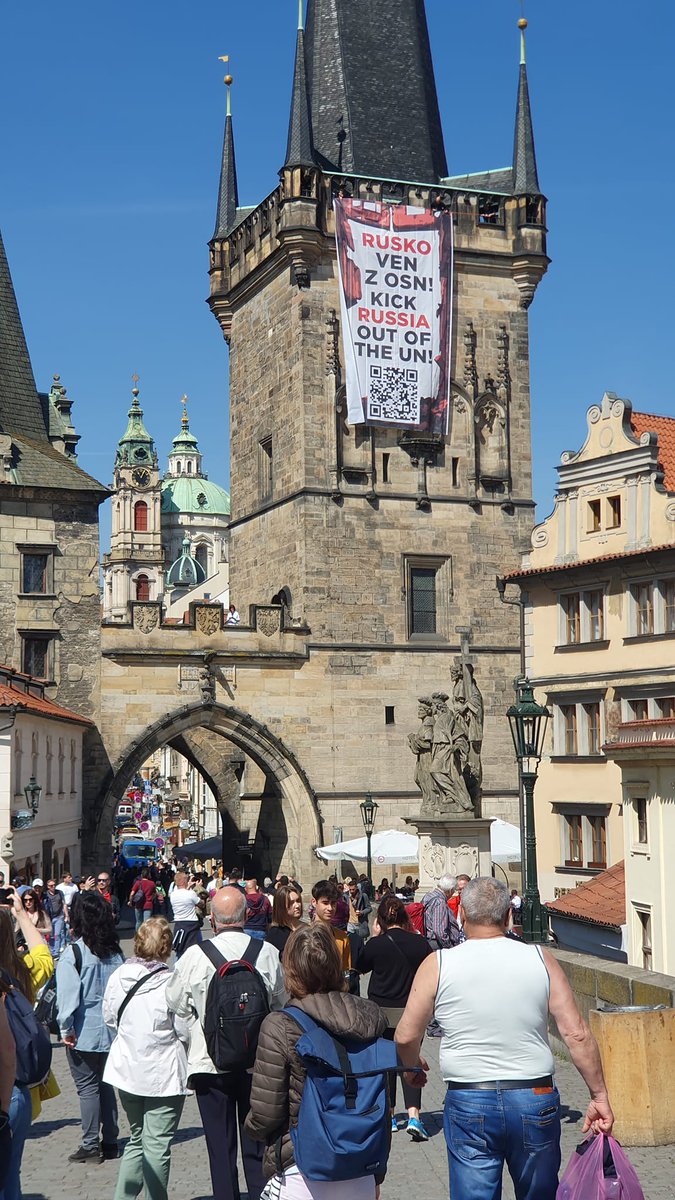 Karlův most v Praze. Právě teď.