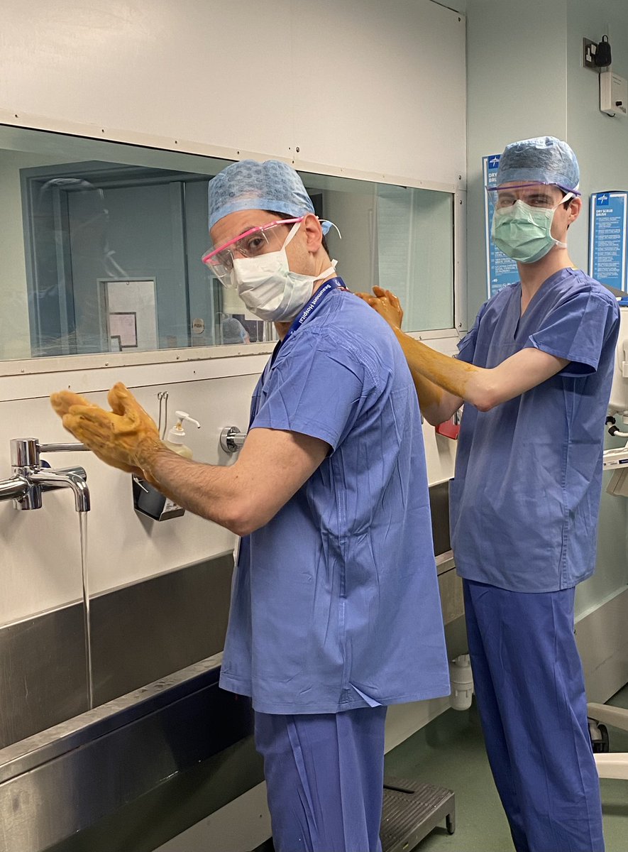 Hand hygiene in action ! Some of our vascular team scrubbing up for #WorldHandHygieneDay2023 in Beaumont #WHO #zeroharm #AMRIC #cleancare