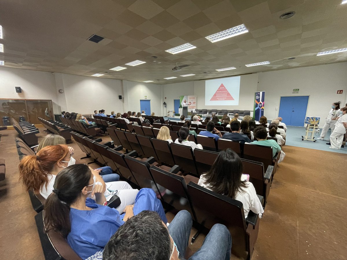HUVV_SAS's tweet photo. 🔵 Jornada para profesionales  con motivo del día mundial #HigienedeManos🧴🧽🩺🧼🤲 @saludand @MalagaJunta @practicaseguras @raya_lourdes @anitag1206 @mastecha @soniahv77 https://t.co/3cZVWDa6NX